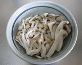 きのことソーセージのカレー生春巻き作り方1写真