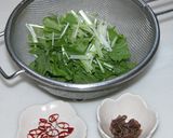 シラスと水菜とアンチョビのペペロンチーノ作り方1写真