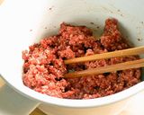 簡単タコライス風おにぎり…レタスに包んで作り方3写真