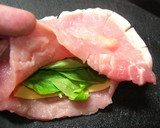 夏の一皿★新鮮バジルとチーズのとんかつ作り方3写真