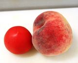 桃とトマトの冷製カッペリーニ☆作り方1写真