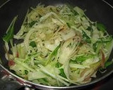 夏にさっぱり！ミョウガと水菜の炒め物作り方1写真