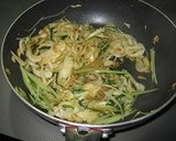 夏にさっぱり！ミョウガと水菜の炒め物作り方2写真
