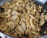 旨味たっぷり♡牛蒡と蓮根のオイスター炒め作り方4写真