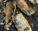 さんまの胡麻焼き&にんにく豆苗添え作り方5写真