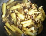 むくみ対策！きのことお芋のカレー炒め煮作り方7写真
