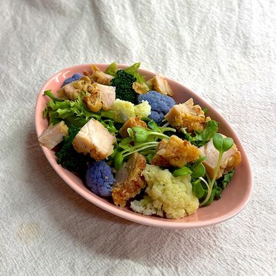 いつものツナやハムの代わりに唐揚げサラダ by かっちゃん杉