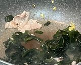 材料3つでおうち中華✨ワカメ豚バラ炒め✨作り方4写真