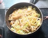 鶏皮とネギの塩焼きうどん作り方5写真