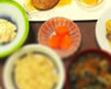 記録用☆焼き鮭と和風ハンバーグ弁当☆作り方1写真