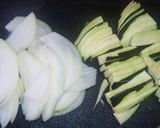 ナス★玉ねぎの味噌汁作り方1写真