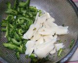 ゴーヤとちくわぶ　焼肉のたれ炒め作り方1写真