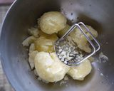 とろっとチーズが・・♥のポテトボール♪作り方2写真