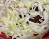 新じゃがいもとソーセージの柔らか煮♪作り方2写真