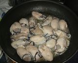 牡蠣をガーリックバター醤油味で☆作り方2写真