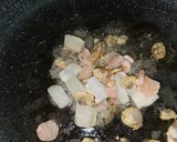 シーフド&ウィンナーのガーリック炒飯作り方6写真