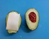 チャンジャｉｎアボカド～チーズをのせて作り方2写真