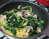 豚肉とほうれん草と卵の中華焼きそば魚醤味作り方12写真