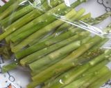 簡単1品★アスパラの卵黄＆醤油がけ♪作り方1写真