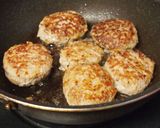 煮込みハンバーグ♪キノコのソース作り方7写真