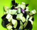 茄子ときのこと豚挽肉の甘辛炒め。作り方1写真