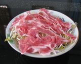 レンジで！めんつゆでさっぱり梅豚もやし♪作り方1写真