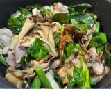 きのこたっぷり!簡単!鳥もも肉のオイル煮作り方3写真