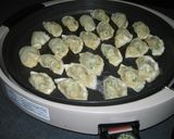 野菜たっぷり餃子！ごま油がきいてるっ作り方6写真