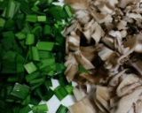 ニラと舞茸のチャーハン✿作り方1写真
