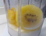 *果物×果物*パイン×キュウイスムージー作り方3写真