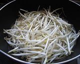 旨味絡む✿ひじき蒟蒻入りでもやしのナムル作り方1写真