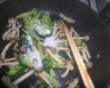 シメジとブロッコリのバター醤油ソテー作り方2写真