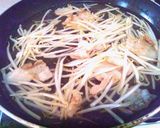 即席ラーメンにひと工夫！特製の豚もやし麺作り方2写真