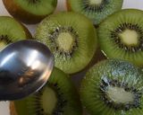 キウイフルーツの食べ方♪スプーンでクルっ作り方2写真