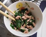 簡単★モロヘイヤとツナの月見丼作り方2写真