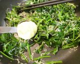しらすと根三つ葉の炒め物作り方4写真