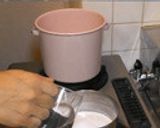 ダチョウの卵のバケツプリン作り方3写真