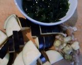 朝のなすとみょうがとわかめの味噌汁作り方2写真