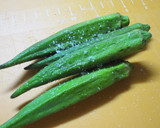 オクラとチーズとハムのマヨ和え作り方1写真