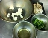 焼きまいたけと野沢菜のクリームチーズ和え作り方1写真