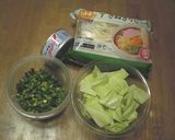 常備品で作るツナ＆キャベツの塩焼きうどん作り方1写真