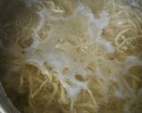 中華麺で生パスタ！豚ひき肉と赤パプリカ作り方4写真