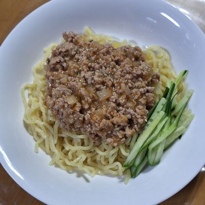 麻婆豆腐の素で簡単ジャージャー麺風 by 牧丸まきこ 【クックパッド