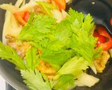 香り立つ＊セロリと豚肉のカレー風味炒め作り方5写真
