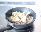 簡単に作れる【白菜漬けと豚ばらの炒め物】作り方3写真