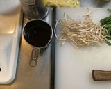 肉なしで絶品！ニラもやしの中華焼きそば作り方2写真