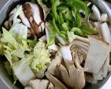 白菜と ピーマン 椎茸 舞茸の オイスタースープ作り方5写真