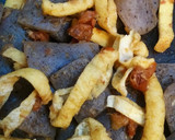 こんにゃくと薄揚げの梅肉炒め作り方2写真