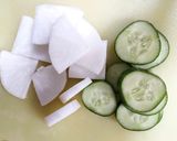 涼しい香り　大根、胡瓜、新生姜のお味噌汁作り方1写真