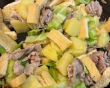 トマト入肉じゃがキャベツの煮込み作り方3写真
